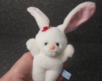 Plush Bunny Mattel vintage. White Bunny vintage plush. White Rabbit stuffed animal vintage Bunny. Plush rabbit Mattel 1987 Emotions