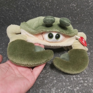Crab plush vintage. Crab Trudi. Vintage crab stuffed animal. Trudi crab. Crustacean plush crab. Brachyura plush. Green crab plush fish