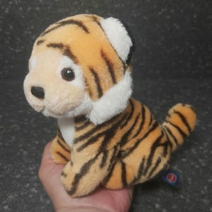 Tiger plush vintage. Tiger Trudi. Vintage tiger stuffed animal. Trudini tiger. Vintage plush tiger baby. Vintage cub plush