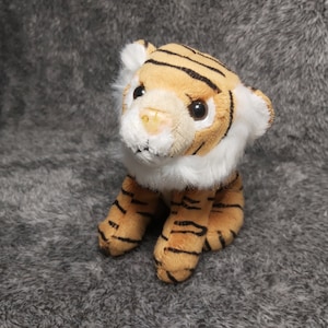 Lion plush vintage. Stuffed lion baby. Stuffed animal lion plush