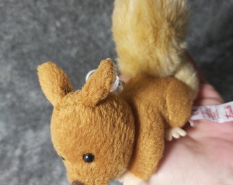 手縫いのフリース製リスのぬいぐるみ、ボタンの目 - Etsy 日本