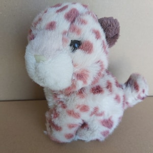Leopard plush. Vintage. Leopard wild animal plush. Leopard vintage plush