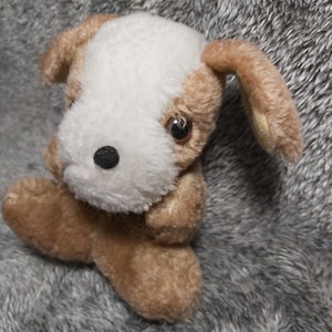 Brauner Welpe Plüsch. Welpe Vintage gefüllt. Brauner Hund. Kuscheltier brauner Welpe Plüsch Vintage