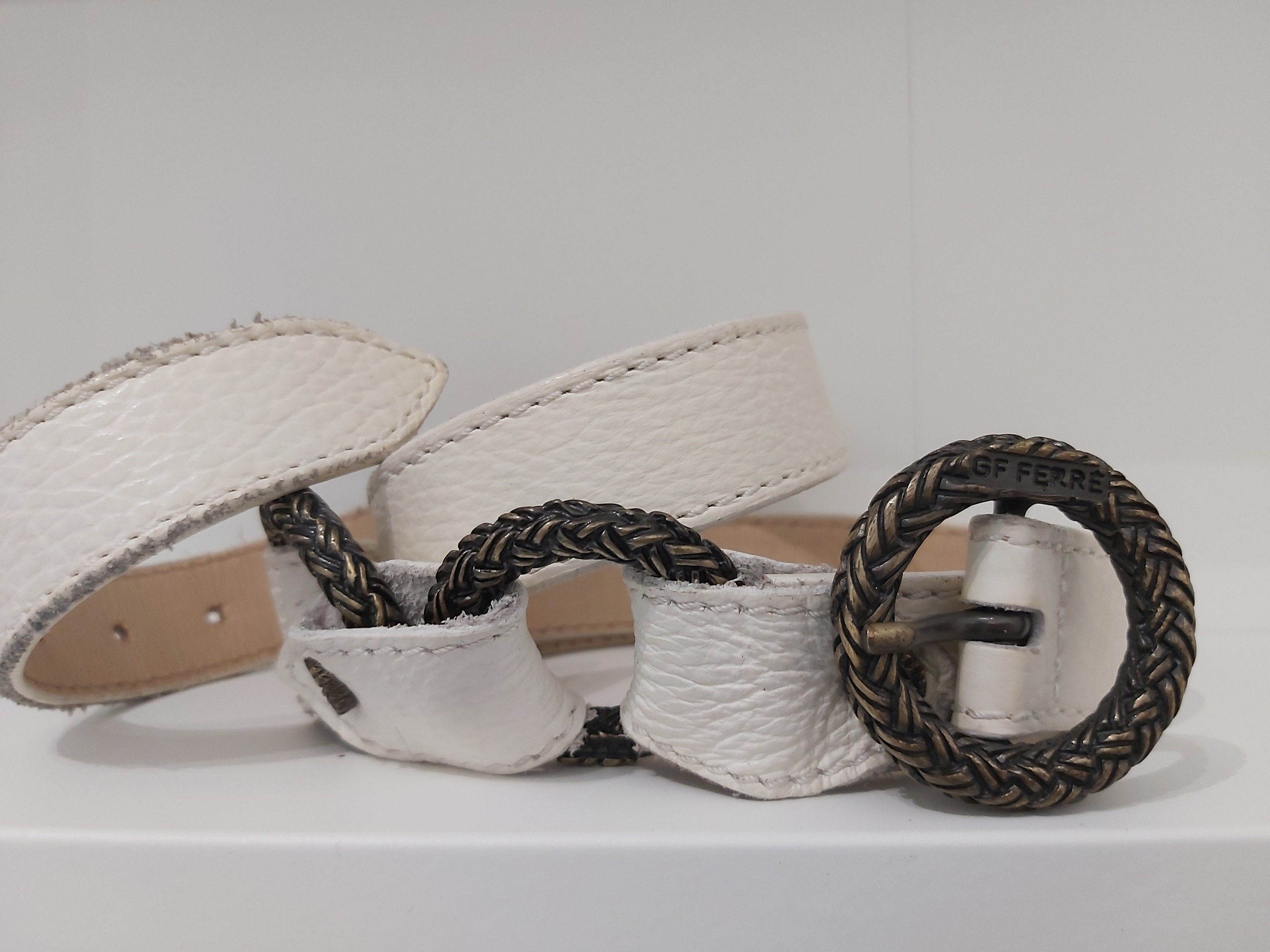Ceinture vintage Gianfranco Ferre. Ceinture vintage en cuir blanc Gianfranco Ferre. Ceinture originale en cuir blanc pour femme Gianfranco Ferre Italie Etsy Canada