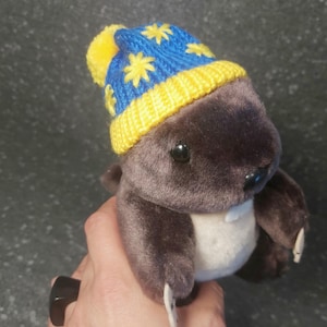 Assorted Plush Animal & Fuzzy Winter Hats - Black, Yellow, Blue, Pink, Brown Amazon.com: Puzzled Brown Grizzly Bear Hat - Soft Plush  main image 3