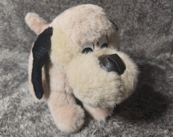 Perro de peluche vintage. Peluche de cachorro. Cachorro de peluche vintage