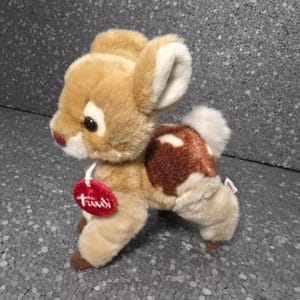 ブロケット鹿のぬいぐるみ ヴィンテージ。鹿 トゥルーディ。ヴィンテージの子鹿のぬいぐるみ。トゥルーディニ ブロケット鹿。ヴィンテージの子鹿のぬいぐるみ トゥルーディ イタリア