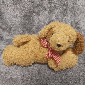Vintage plush puppy Die Spiegelburg. Vintage plush puppy dog Die Spiegelburg Museum Collection. Lying puppy dog plush Spiegelburg