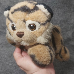 Tiger baby plush vintage. Tiger Trudi. Realistic tiger stuffed animal. Trudini tiger baby stuffed. Vintage plush cub. Realistic cub plush