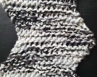 Zig-Zag Zebra Scarf (Knitting Pattern)