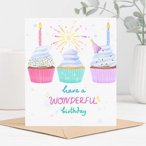 Cartão de aniversário com cupcake – Cartão de felicitações dobrável para impressão – Download instantâneo – PDF 5x7 – Cartão digital de feliz aniversário