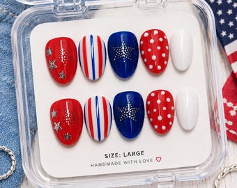 Uñas rojas, blancas y azules