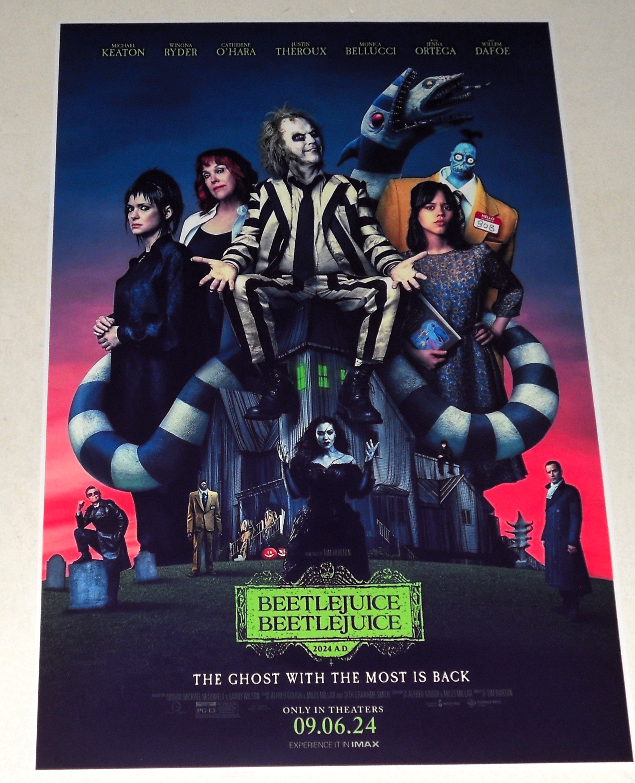 Beetlejuice 2 Affiche de Tim Burton, Michael Keaton, Jenna Ortega,  États-Unis d'Amérique 2024 39 x 13 po