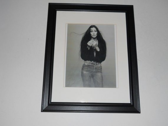 Kapper knal gemakkelijk Ingelijst Cher 1975 B/W Model Shot Print Legendary Actress and | Etsy