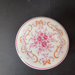 VINTAGE Royal de LIMOGES Trinket Box  With FLOWER Pattern