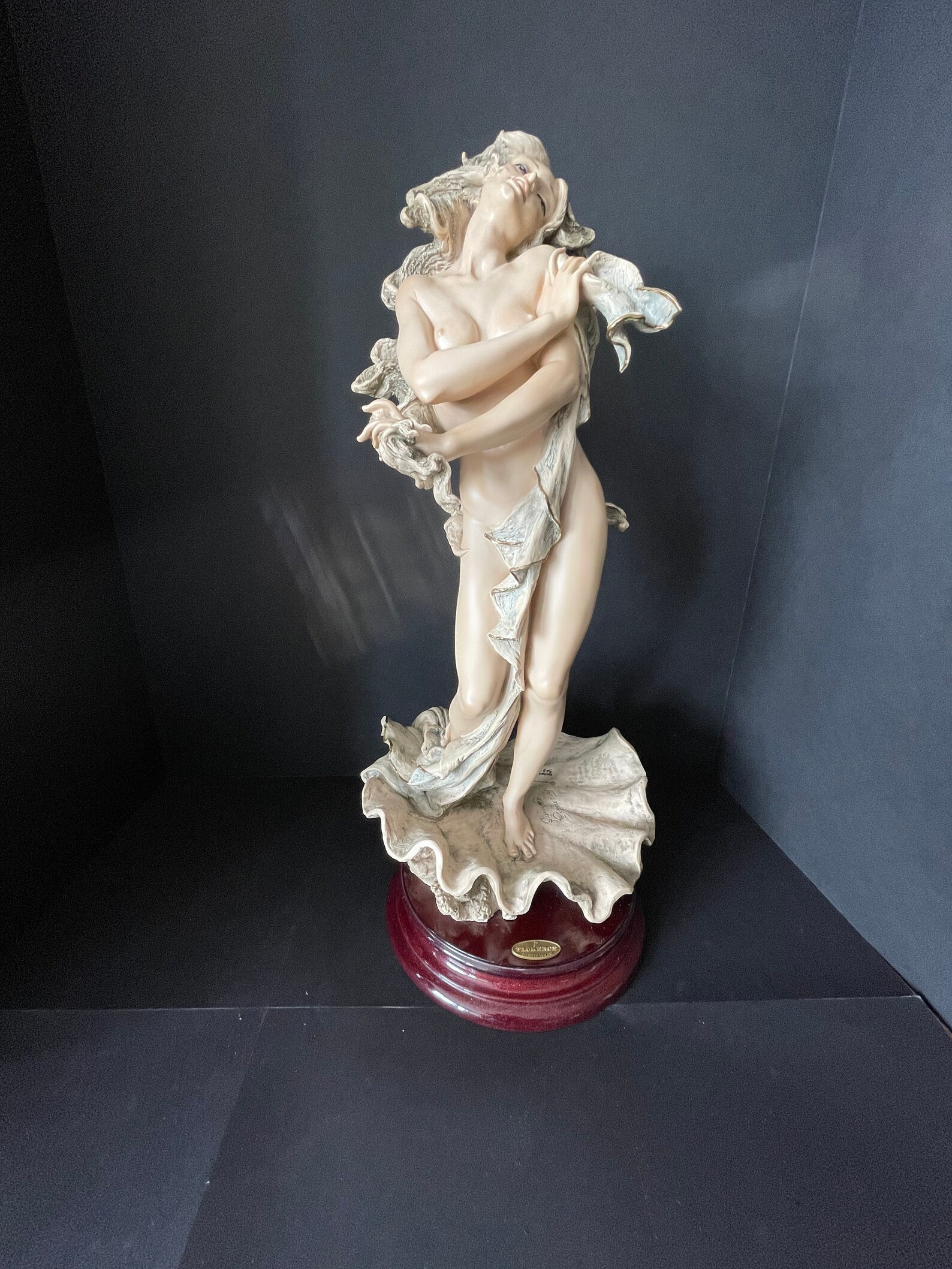 Retired Giuseppe Armani Figurines Value - d6bvbed