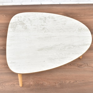Mesa de centro ovalada / Mesa auxiliar / Mesa de centro / Patas de madera / Mesa auxiliar / Mesa decorativa / Sala de estar / Mesa de acento / Mesa triangular