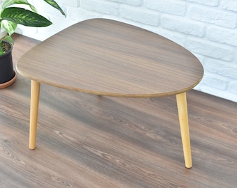 Rustieke salontafel / x3 houten poten / bijzettafel / bijzettafel / moderne lage tafel voor woonkamer / nachtkastje / nachtkastje / mdf hout