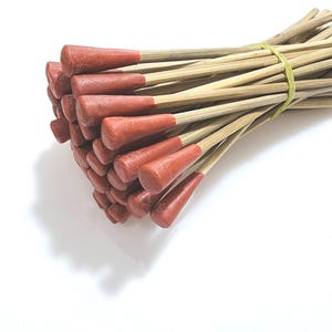 Bâtonnet de protection en bois de 25 pièces avec coupe de pierres précieuses en cire époxy rouge et vernis