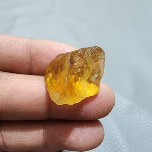 Beautiful Yellow Citrine Rough, Crystal Stone,Loose Citrine Rough,Size 24X21X15 MM Citrine Raw For Making Jewelry