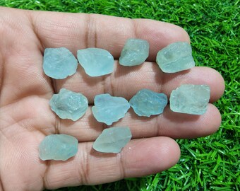 Blauwe ruwe edelstenen aquamarijn (10 stuks): lapidaire berilkristallen, 11-16 mm