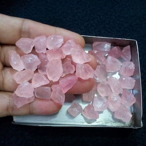 Natürliche 25 Stück Rosenquarz Rohsteine, Größe 12-15 MM, rosa Rosenquarz Kristalle roh, ungeschliffen Rosenquarz rau