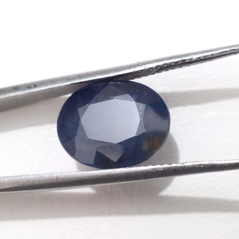 Natural Royal Blue Sapphire Faceted Oval Cut Shape Loose Gemstone 8.65 Crt 12x10x7 mm For Making Ring Jewelry