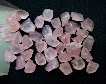ローズクォーツ原石50個：未研磨のピンク色の結晶（12～15mm）