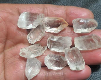 穴あけ加工済み透明水晶原石 50個入り：ジュエリー製作用（6～8mm