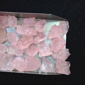 5 Stück ultimative Rosenquarz Rohsteine, Größe 16-20 MM, Rosa Rosenquarz Kristalle roh, ungeschliffen Rosenquarz rau, Großhandelsroh