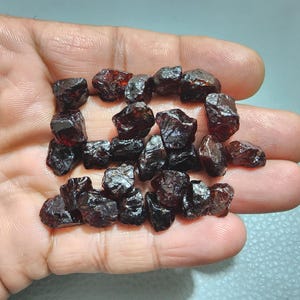 25 Pieces Top Red Garnet Raw, Size 8-11 MM Garnet Gemstone Rough, Healing Crystal Garnet Rough Jewelry For Making