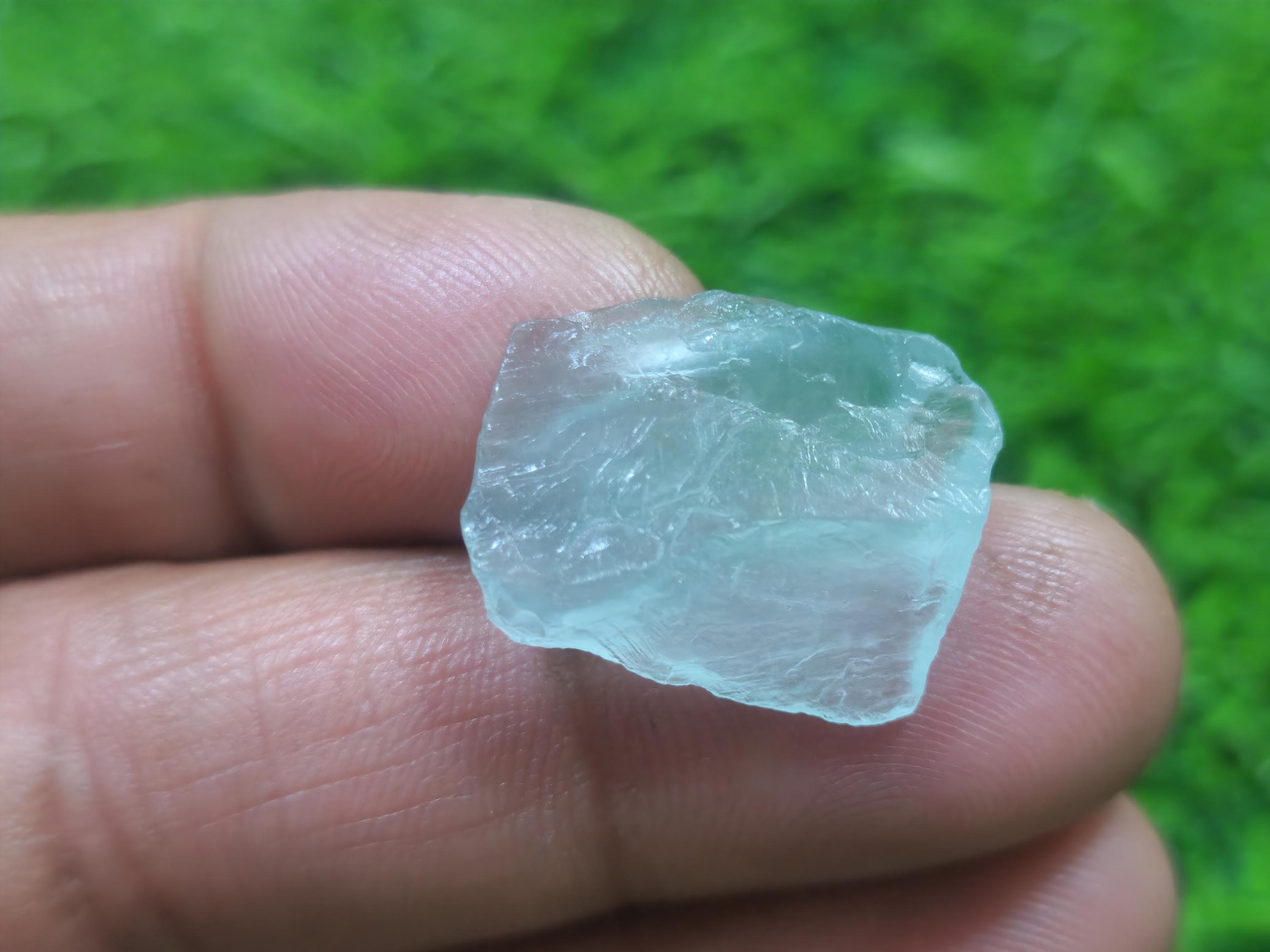 原石アクアマリンクリスタル：ジュエリー製作用の原石（22X17X6 MM