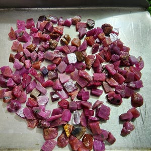 Superb Magnificent Indian Ratnapuri Rare Red Ruby 180 Pcs Lot Size 3-6 MM Red Ruby Rough Loose Gemstone Use For Jewelry Making