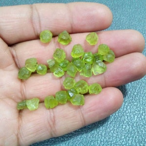 20 Piece Raw Green Peridot Crystals: Natural Gemstone Jewelry (4-6 MM)