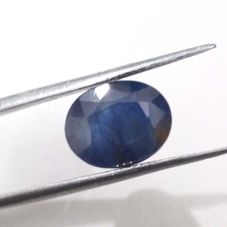 Natural Royal Blue Sapphire Faceted Oval Cut Shape Loose Gemstone 8.65 Crt 12x10x7 mm For Making Ring Jewelry