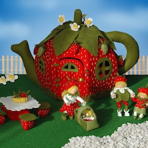 PDF pattern Strawberry tea house with residents - direct download - Dutch - English