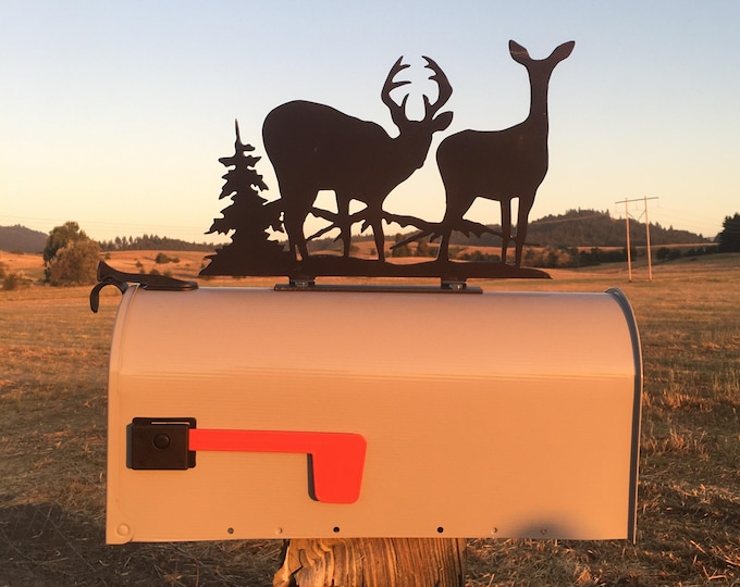 MAILBOX TOPPER | Blacktail Couple