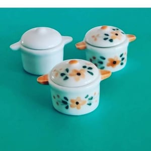 Miniature cooking pot