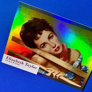 Elizabeth Taylor (2013) 75. rocznica WHO Z-AT STAR (1953) Topps Reissue Holo Foil Trading Card z ładowarką górną. Darmowa wysyłka!