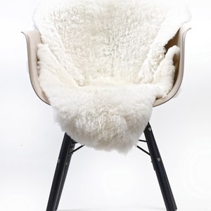 Lambskin sheepskin rug, fur rug for chair, living room sofas, children&#39;s room and bedroom, ecologically tanned