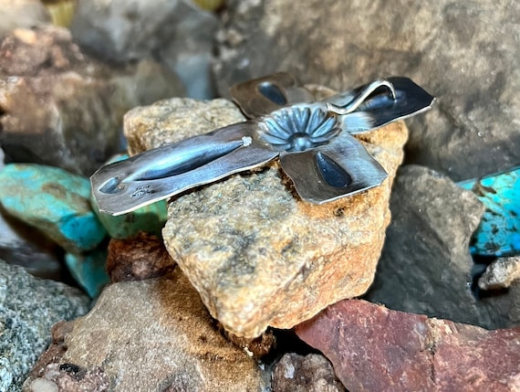 ナバホ族、スターリングシルバー、刻印入りクロスペンダント - Etsy 日本