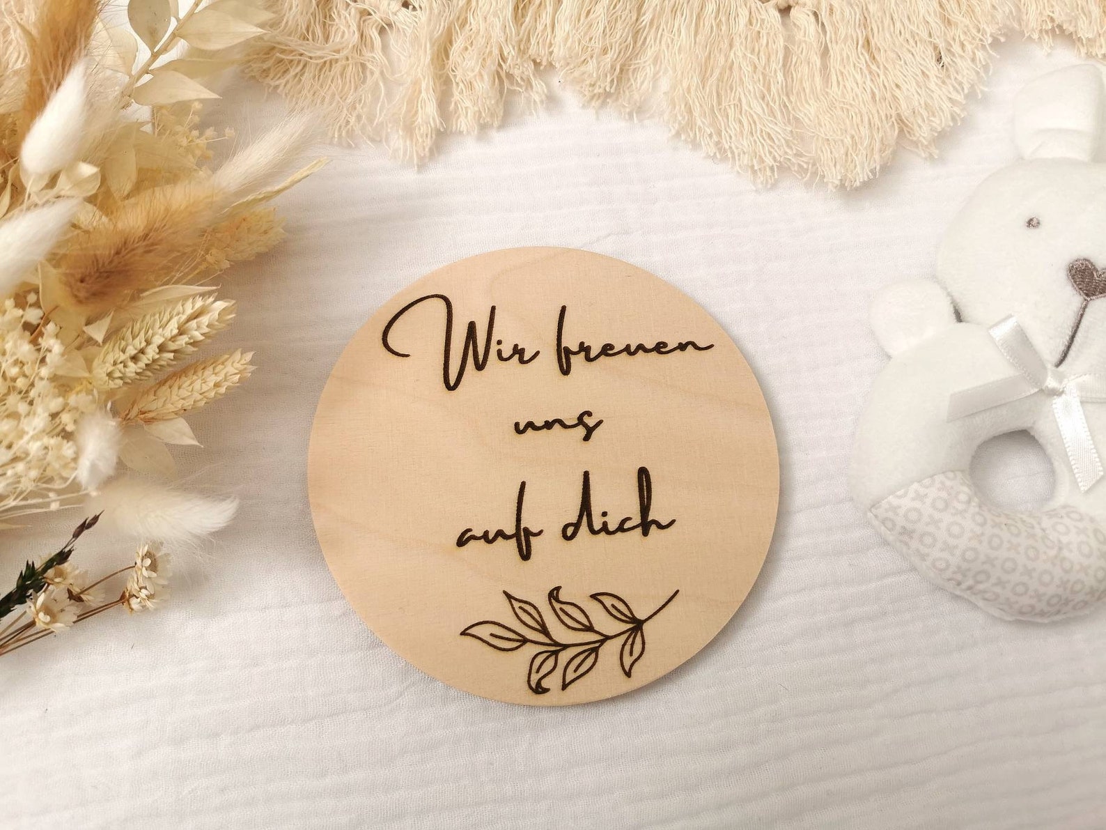 Wir freuen uns auf dich Holzscheibe Baby Ankündigung Scheibe Etsy
