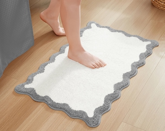 Nereida Bath Mat – Scalloped Design Microfiber Absorbent Non Slip Rug (Gray)