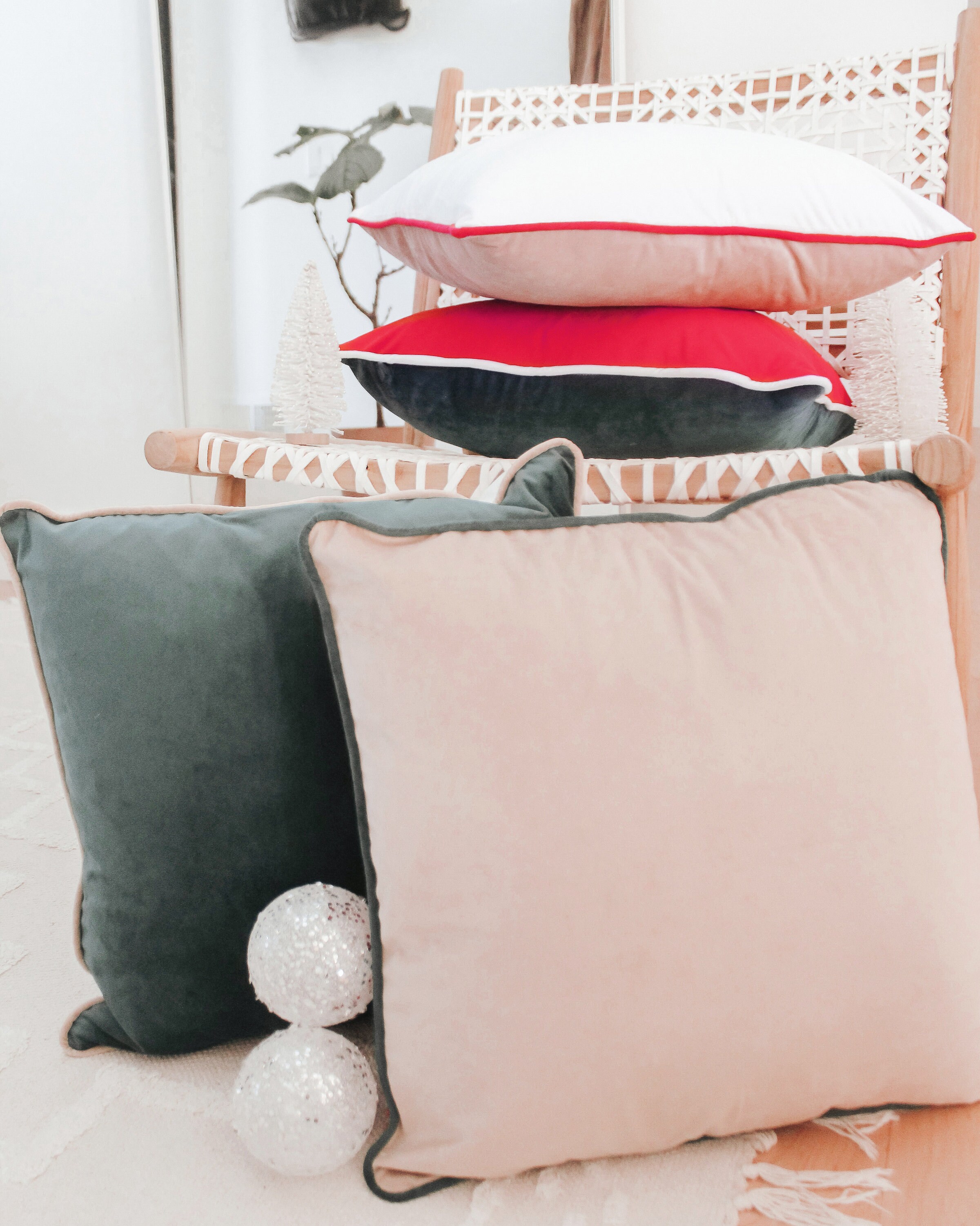 Christmas Set Pack of 4 Decorative Throw Pillow Covers 18 Etsy