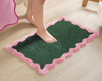 Nereida Bath Mat – Scalloped Design Microfiber Absorbent Non Slip Rug (Forest Pink)