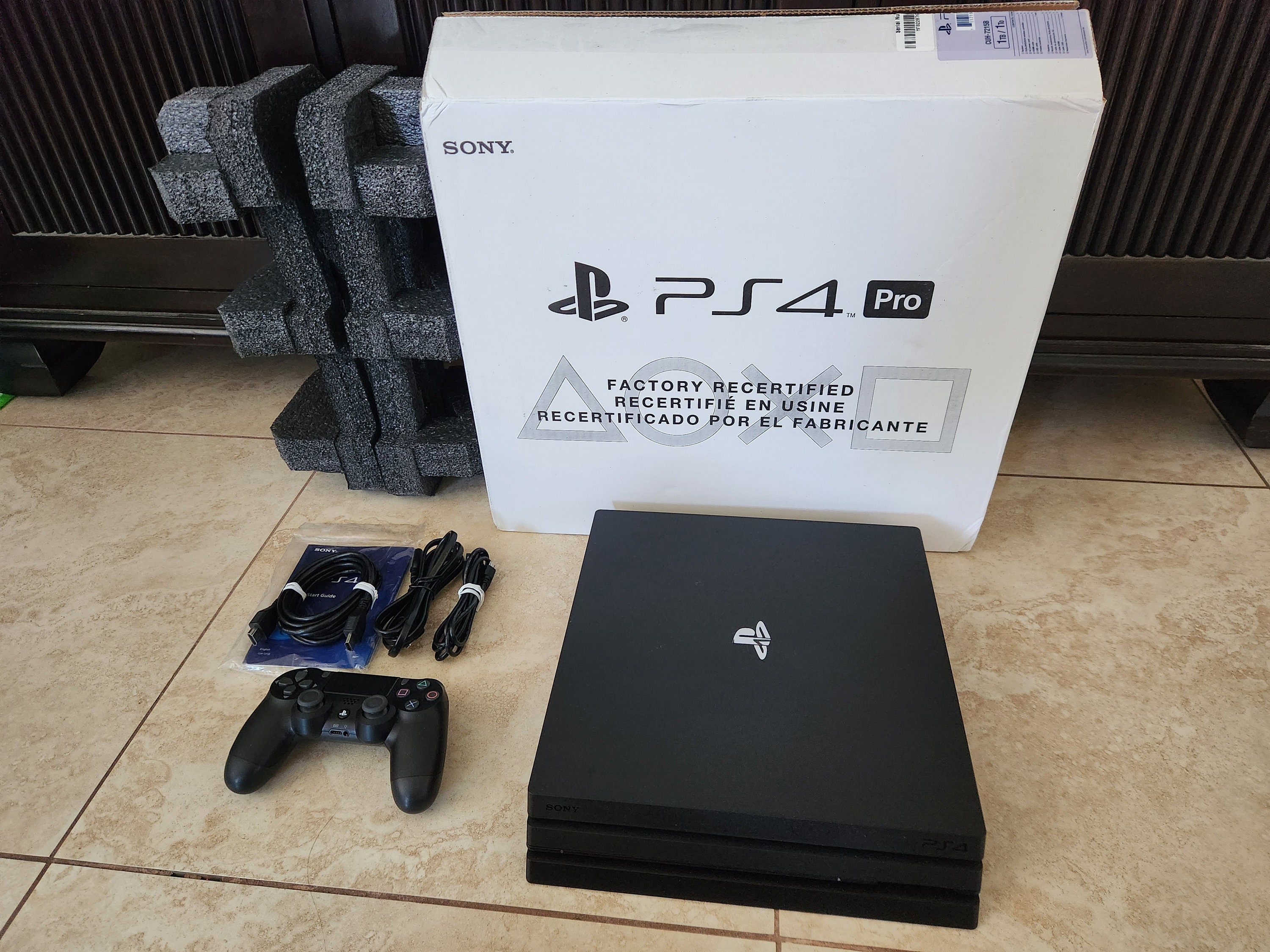 Venta - Consola Usada PlayStation 4 PS4 1TB Pro firmware 9.0