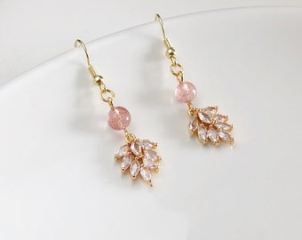 Elegante roze kwarts en Cubic Zirconia Dangle Oorbellen - goudkleurig, handgemaakt, vrouwelijke sieraden, cadeau voor haar