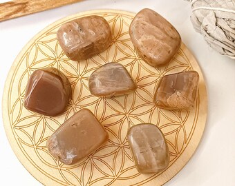 Pierre de lune, pierre roulée ( rose, beige, naturelle, féminité, intuition, douceur, changement, harmonie, fertilité, lithothérapie )