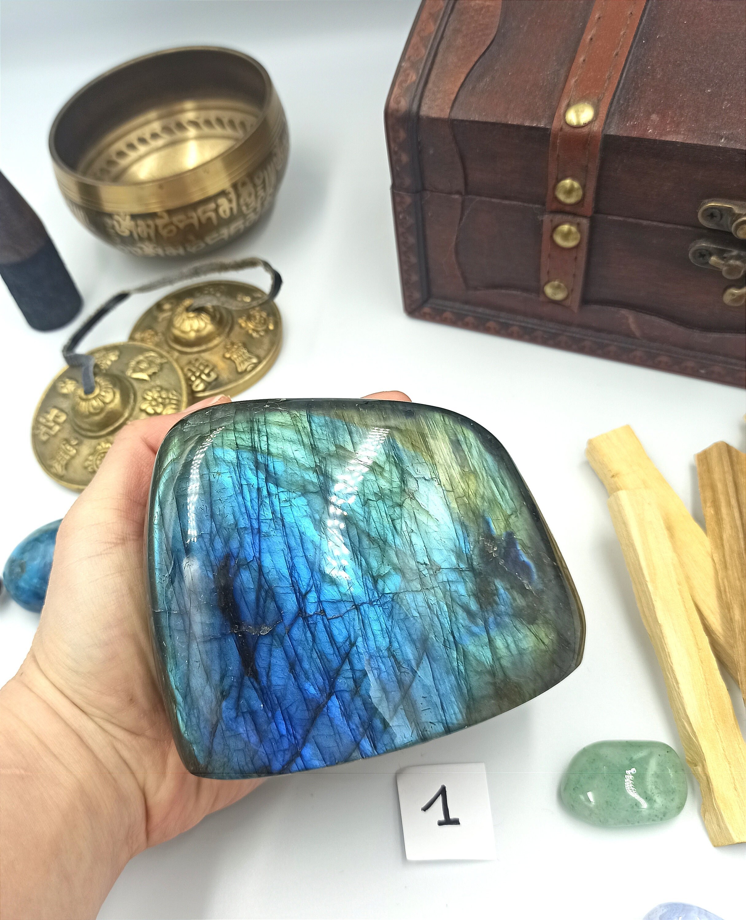 Grosse Labradorite Polie, Forme Libre avec de Beaux Reflets Bleus et Dorés | Pierre Naturelle, Prote