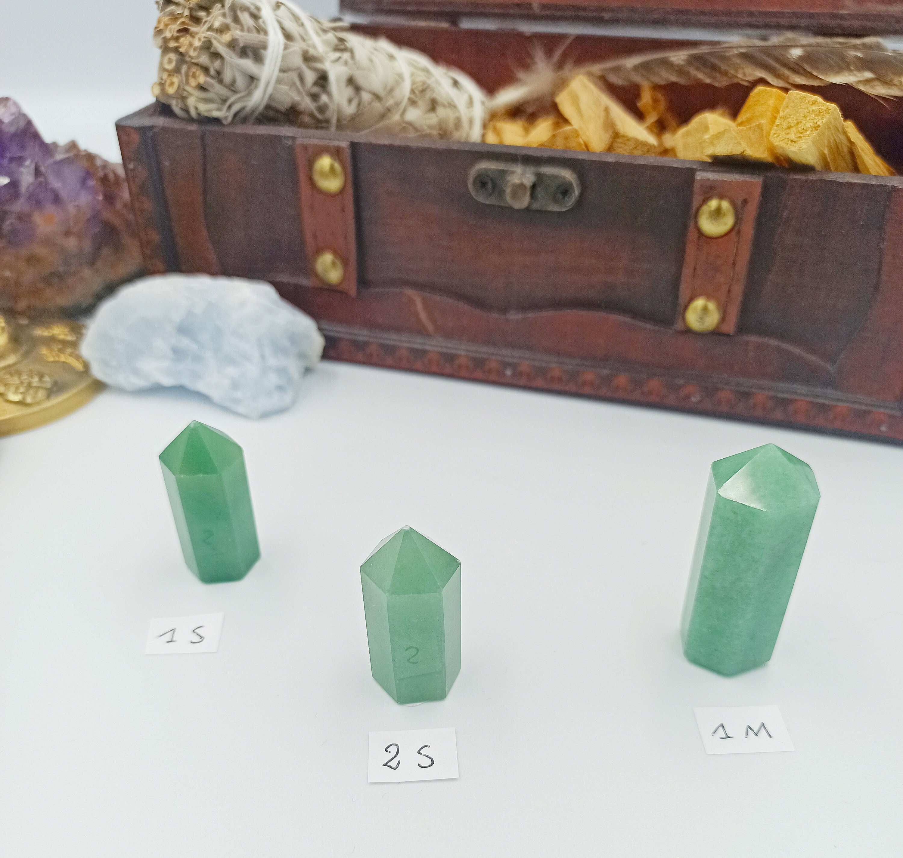Douces Pointes d'aventurine Verte, Taillées avec Base Plane, 2 Tailles Différentes | Obélisque, Tour